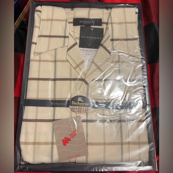 NIB Burberrys Classic Plaid Pajama Set Size M - Picture 4 of 4